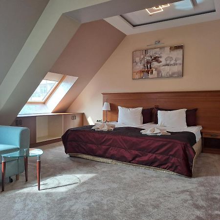 Contessa Hotel Szumen Zewnętrze zdjęcie