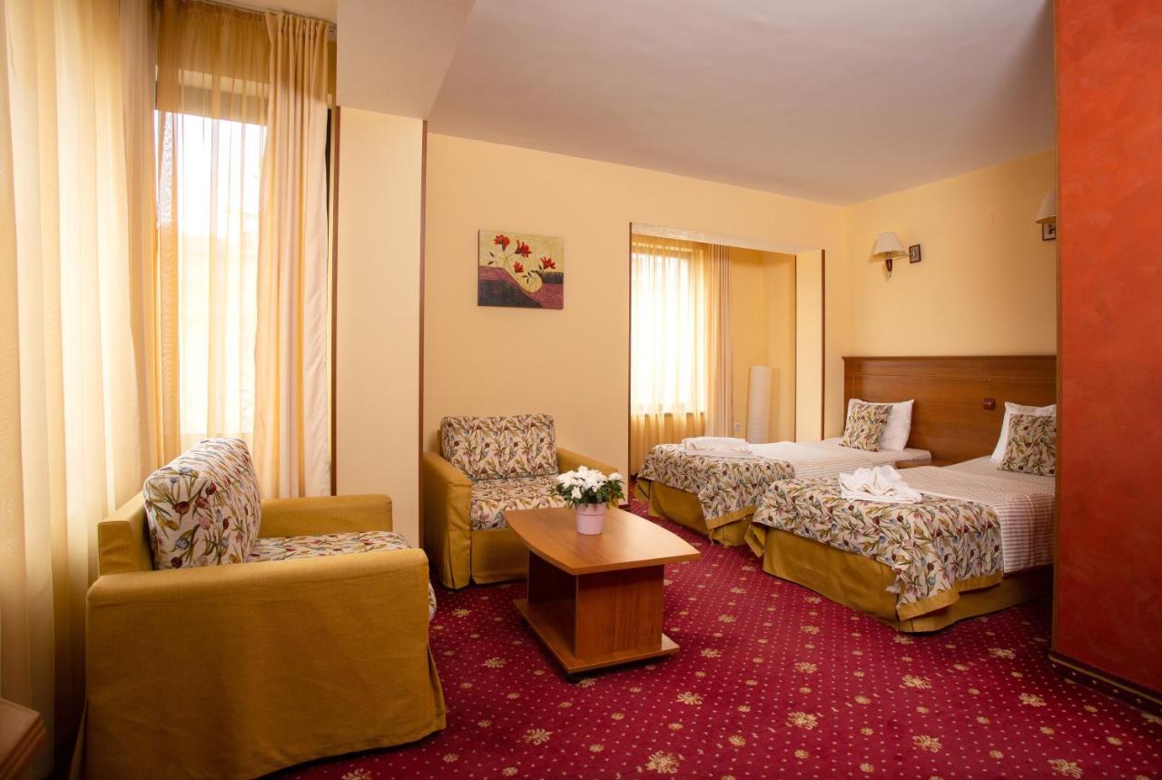 Contessa Hotel Szumen Zewnętrze zdjęcie
