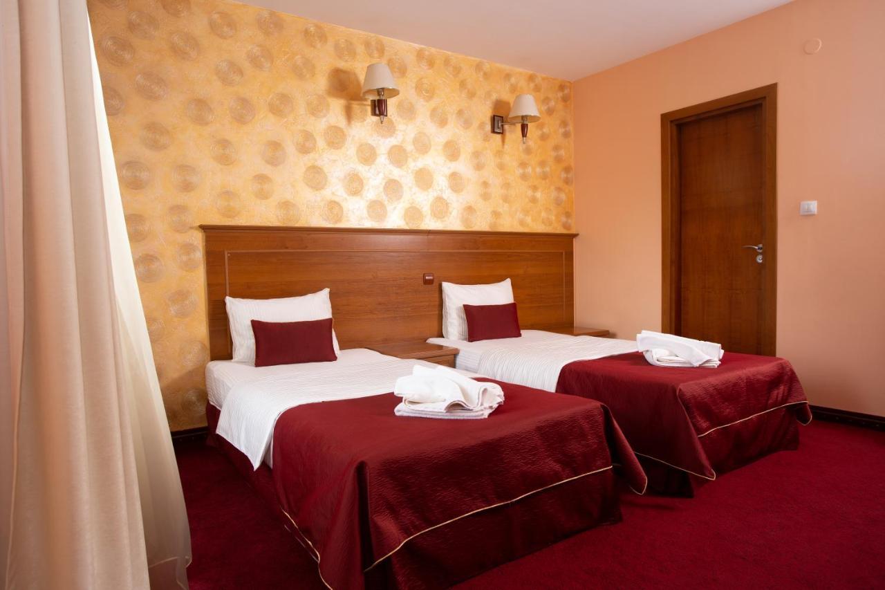Contessa Hotel Szumen Zewnętrze zdjęcie