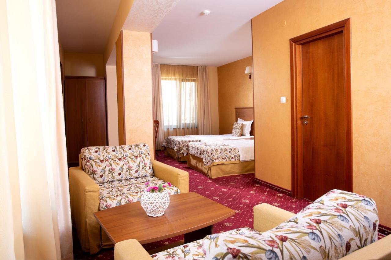 Contessa Hotel Szumen Zewnętrze zdjęcie