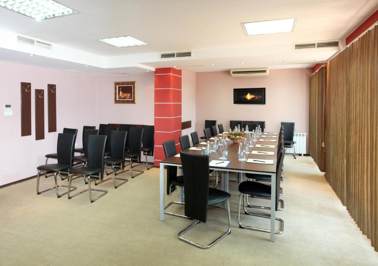 Contessa Hotel Szumen Zewnętrze zdjęcie