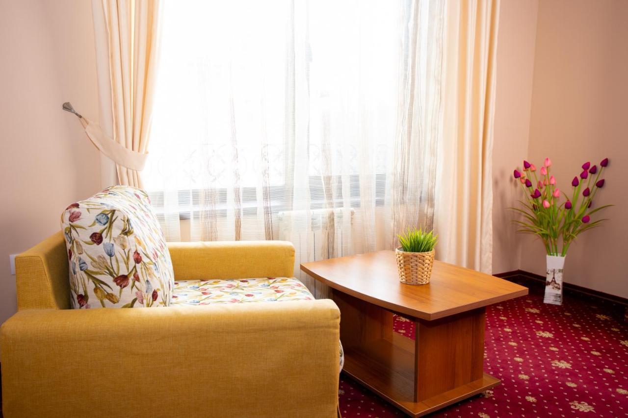 Contessa Hotel Szumen Zewnętrze zdjęcie