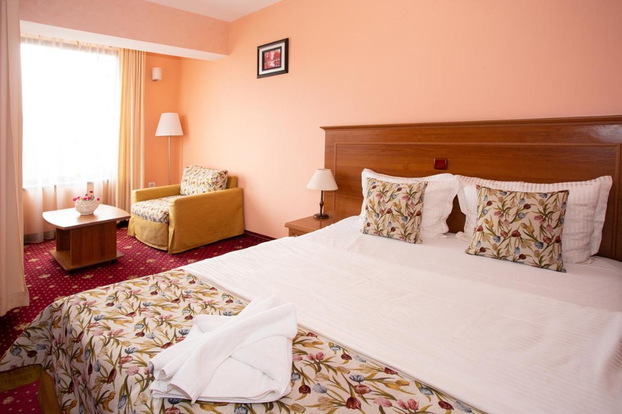 Contessa Hotel Szumen Zewnętrze zdjęcie