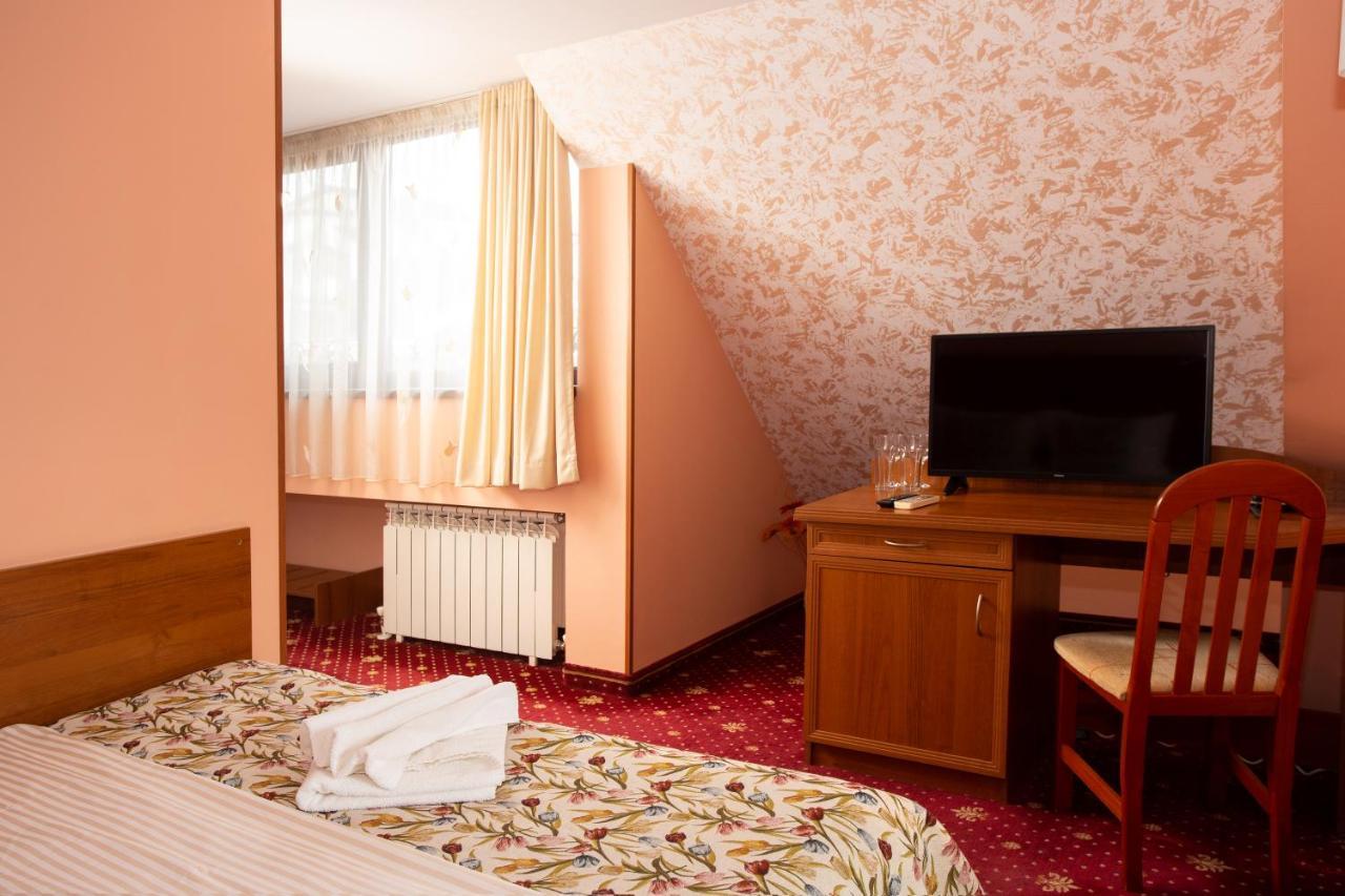 Contessa Hotel Szumen Zewnętrze zdjęcie