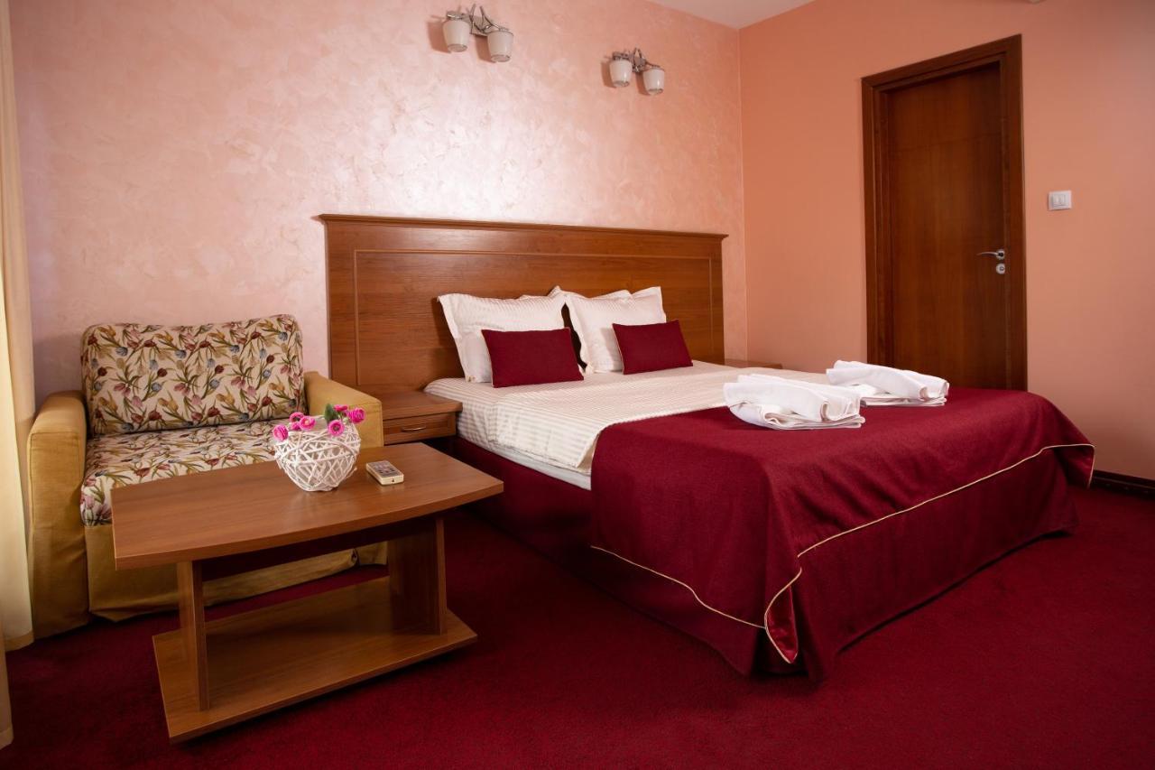Contessa Hotel Szumen Zewnętrze zdjęcie