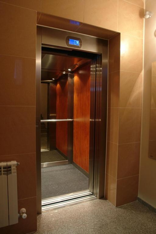 Contessa Hotel Szumen Zewnętrze zdjęcie