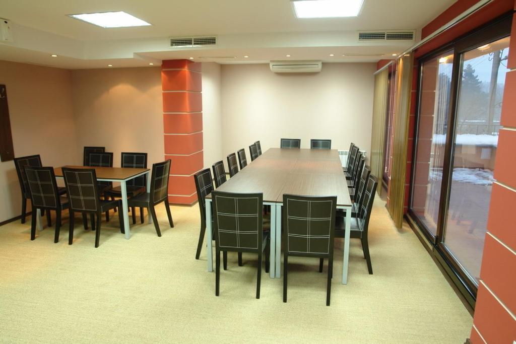 Contessa Hotel Szumen Zewnętrze zdjęcie